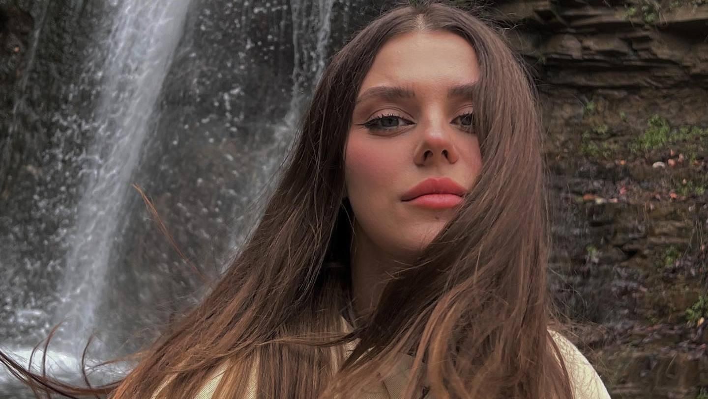 Неймовірна краса, – солістка гурту KAZKA полетіла в Барселону на відпочинок - Новини шоу-бізнесу - Showbiz Неймовірна краса, – солістка гурту KAZKA полетіла в Барселону на відпочинок - Новини шоу-бізнесу - Showbiz