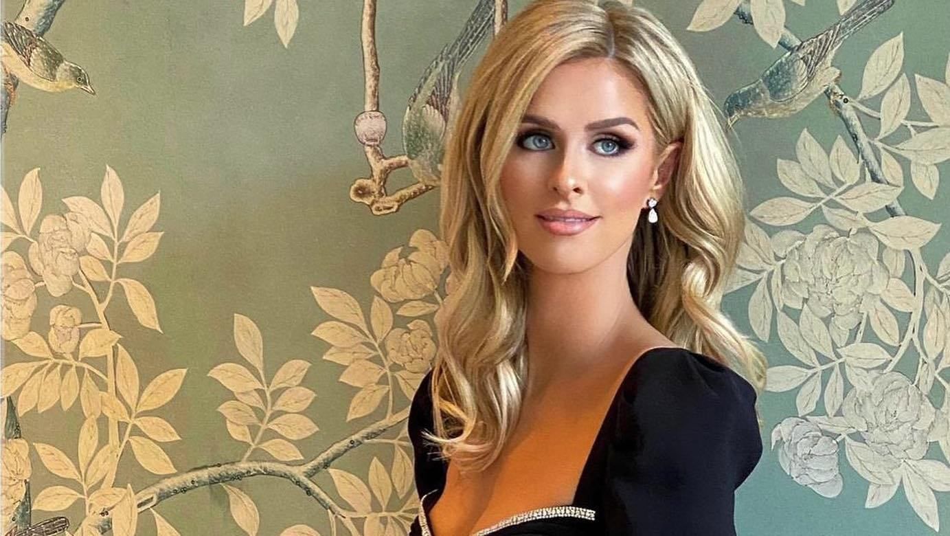 В черном мини-платье с декольте: сестра Пэрис Хилтон подтвердила, что беременна в третий раз В черном мини-платье с декольте: сестра Пэрис Хилтон подтвердила, что беременна в третий раз