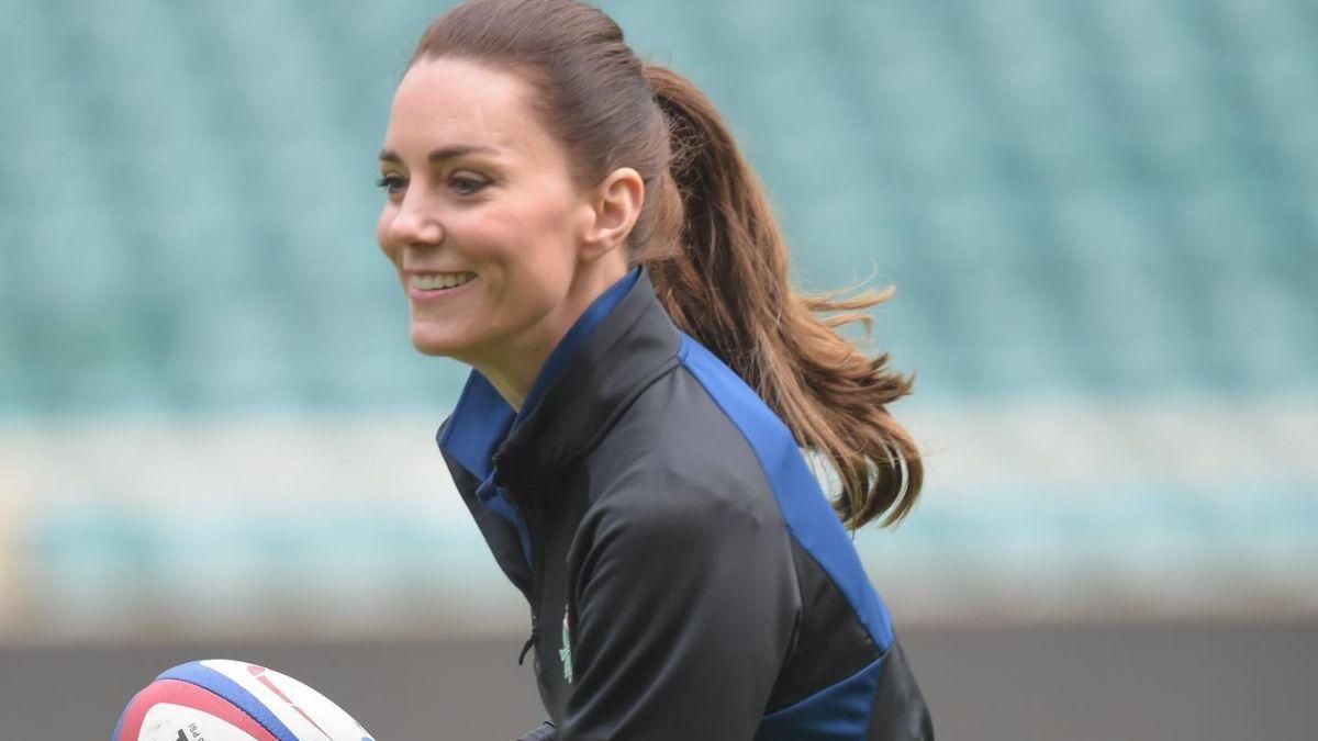 Кейт Миддлтон в спортивном костюме сыграла в регби: фото со стадиона Кейт Миддлтон в спортивном костюме сыграла в регби: фото со стадиона