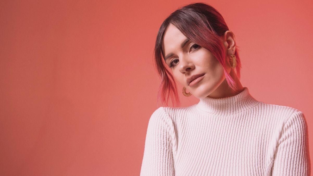 Моя сила та слабкість, – MamaRika презентувала пісню "На руках", яку присвятила чоловікові - Новини шоу-бізнесу - Showbiz Моя сила та слабкість, – MamaRika презентувала пісню "На руках", яку присвятила чоловікові - Новини шоу-бізнесу - Showbiz