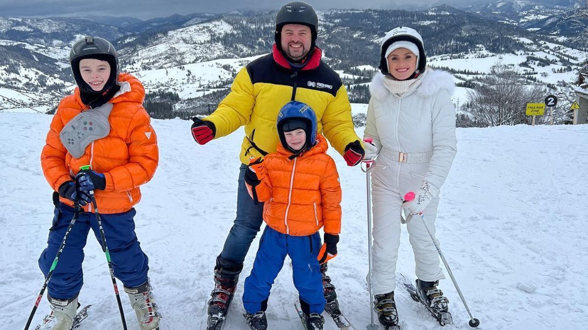 На лижах у білосніжному костюмі: Ірина Федишин опублікувала сімейне фото з Карпат - Новини шоу-бізнесу - Showbiz