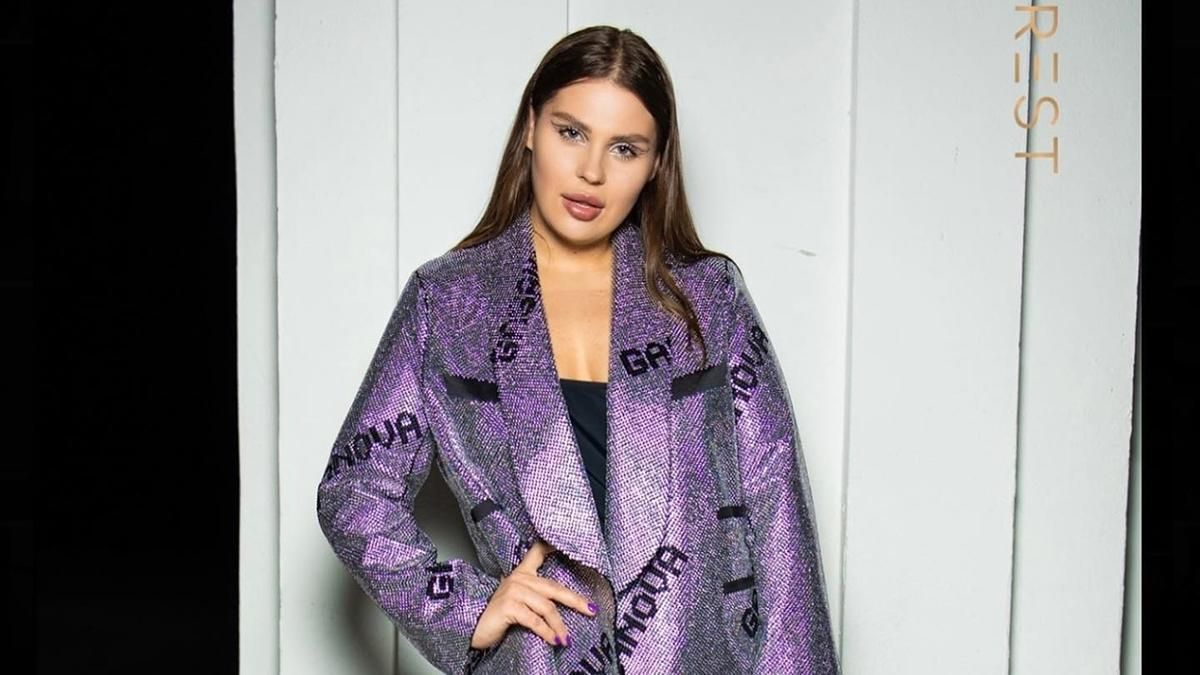 Олександра Заріцька похизувалась образом у піджаку Gasanova з камінням Swarovski: блискучі фото - Showbiz Олександра Заріцька похизувалась образом у піджаку Gasanova з камінням Swarovski: блискучі фото - Showbiz