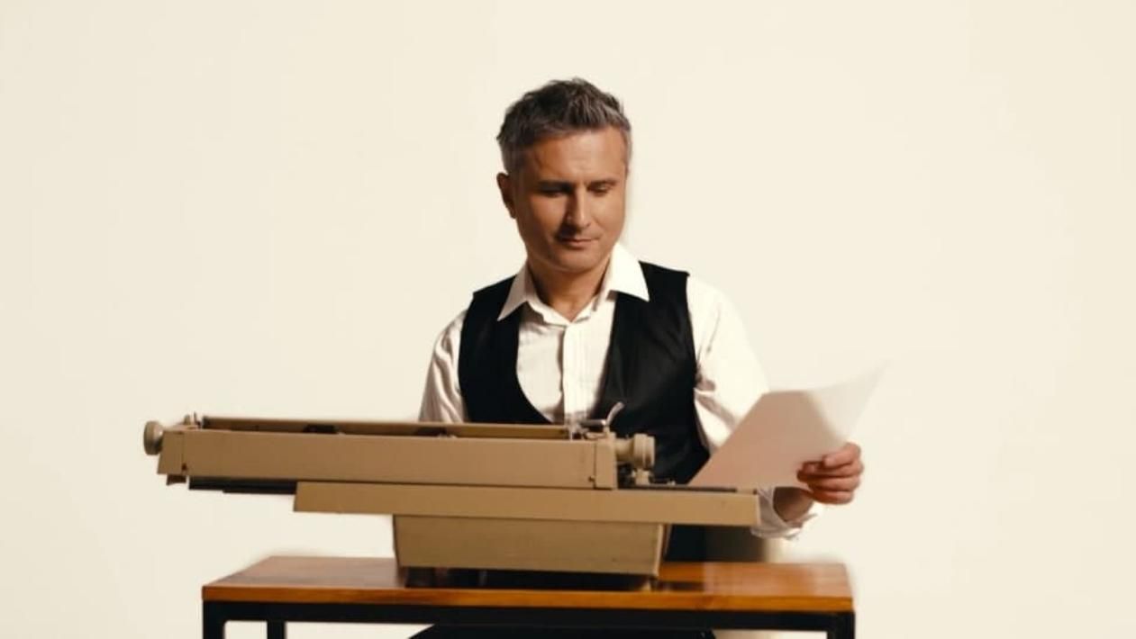 "Бути з тобою": Вікторик Винник з гуртом МЕРІ презентував ностальгійний кліп до Дня Валентина - Showbiz "Бути з тобою": Вікторик Винник з гуртом МЕРІ презентував ностальгійний кліп до Дня Валентина - Showbiz