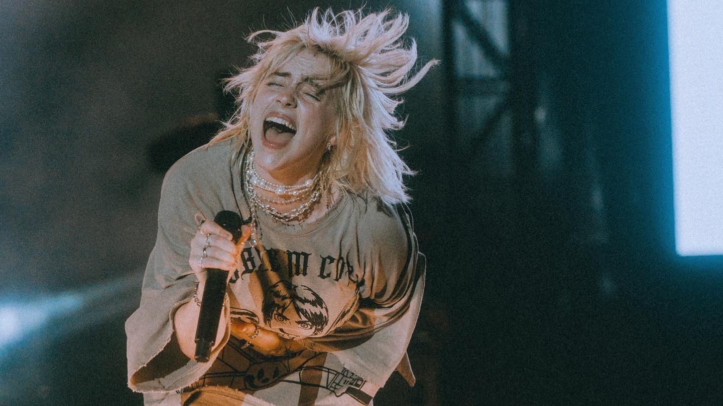 Після трагедії у Тревіса Скотта: Біллі Айліш несподівано зупинила концерт через фанатку - Новини шоу-бізнесу - Showbiz Після трагедії у Тревіса Скотта: Біллі Айліш несподівано зупинила концерт через фанатку - Новини шоу-бізнесу - Showbiz