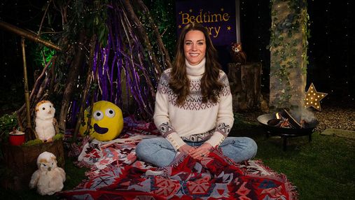 У светрі й джинсах: Кейт Міддлтон дебютувала на телебаченні й прочитала казку в дитячому шоу