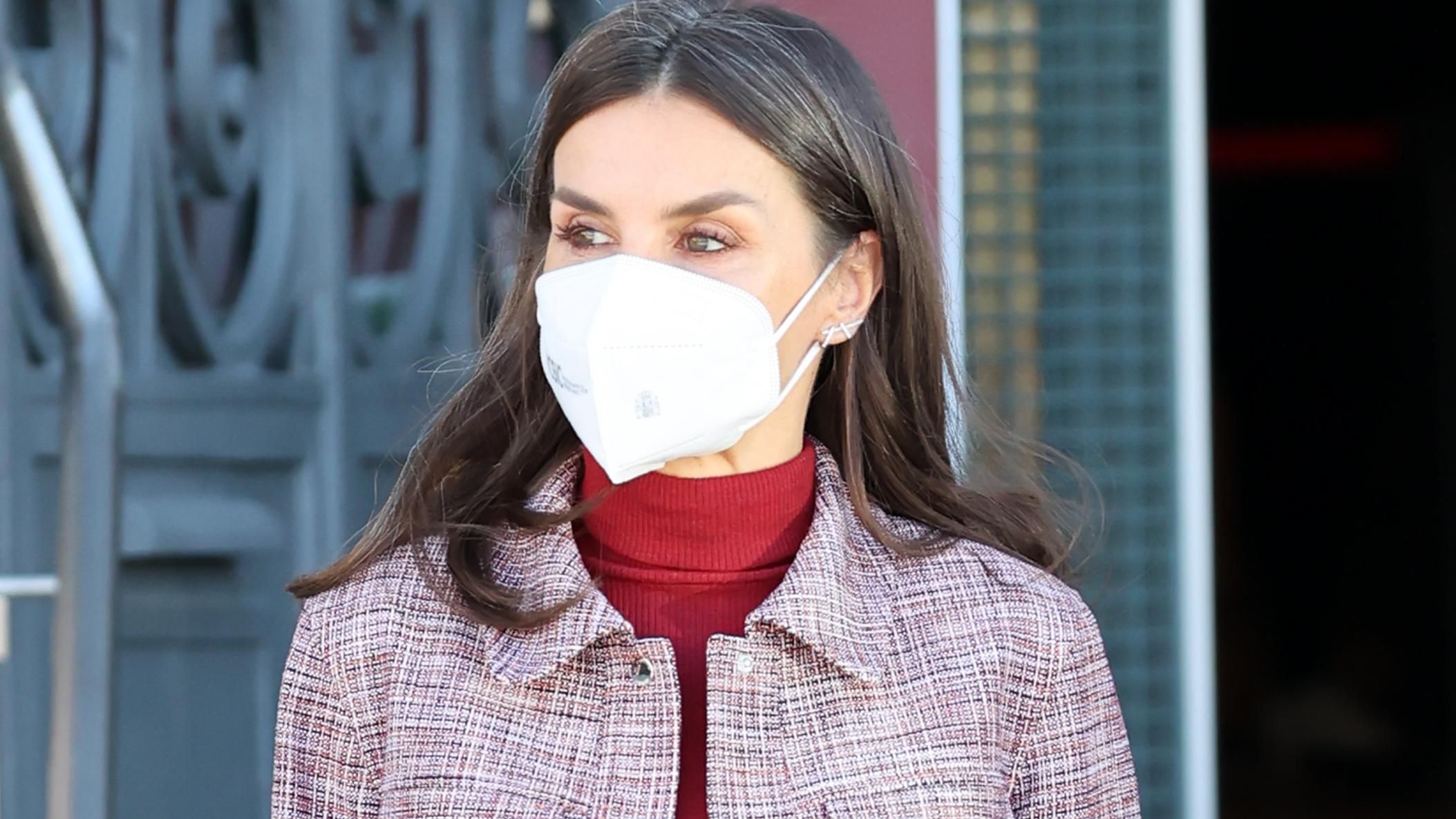 У твідовому жакеті та шкіряних штанах: незвичний образ королеви Летиції на зустрічі в Мадриді - Новини шоу-бізнесу - Showbiz У твідовому жакеті та шкіряних штанах: незвичний образ королеви Летиції на зустрічі в Мадриді - Новини шоу-бізнесу - Showbiz