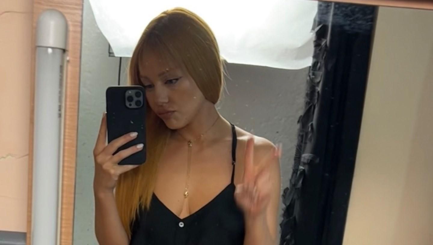 Записи на студії та селфі в дзеркалі: Тіна Кароль захопила знімками зі своїх робочих буднів - Новини шоу-бізнесу - Showbiz Записи на студії та селфі в дзеркалі: Тіна Кароль захопила знімками зі своїх робочих буднів - Новини шоу-бізнесу - Showbiz