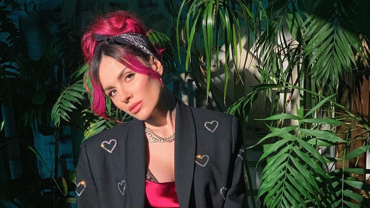 MamaRika показала, как чуть не сгорела на съемках клипа: ужасающее видео MamaRika показала, как чуть не сгорела на съемках клипа: ужасающее видео