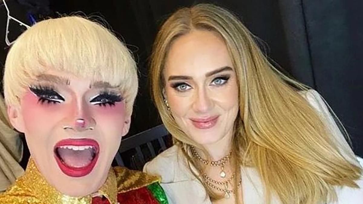 Разделась и станцевала на пилоне: Адель провела вечер в гей-клубе в Лондоне – курьезные видео Разделась и станцевала на пилоне: Адель провела вечер в гей-клубе в Лондоне – курьезные видео