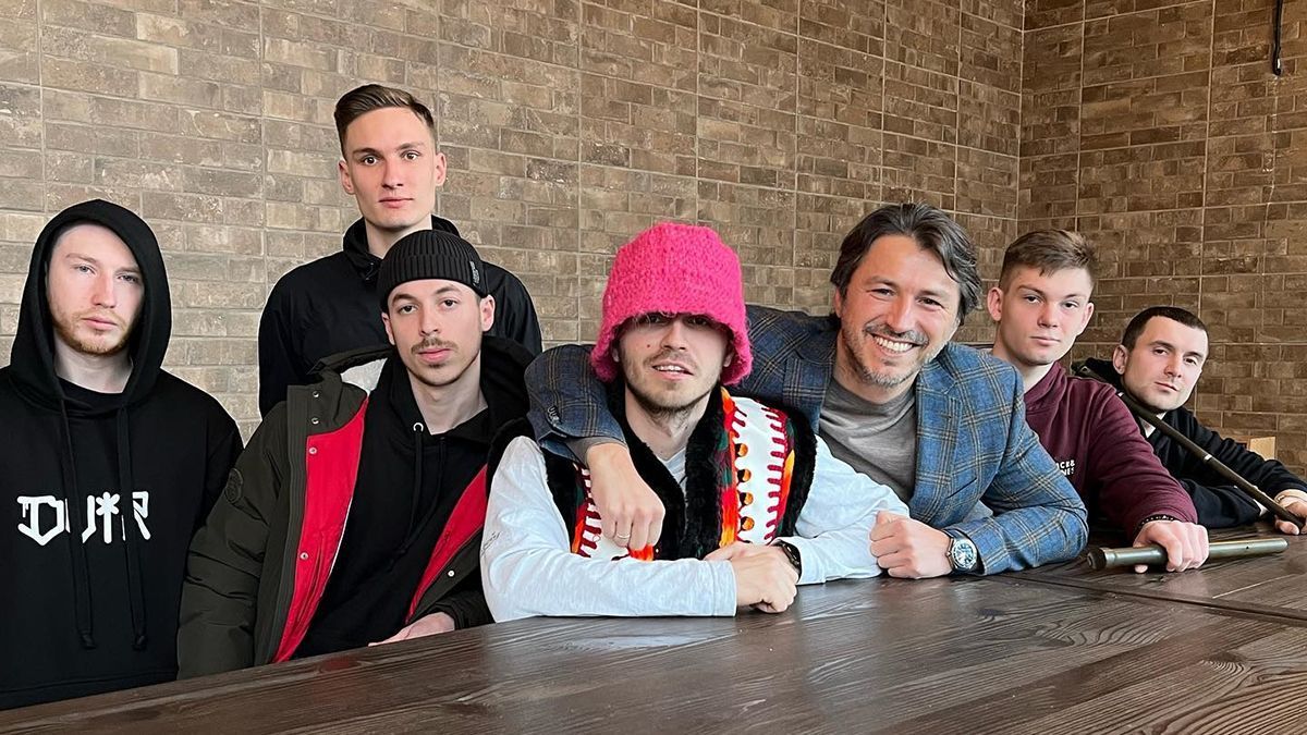 Сергій Притула розсекретив, за кого вболіває на Нацвідборі Євробачення-2022: промовисте фото - Новини шоу-бізнесу - Showbiz Сергій Притула розсекретив, за кого вболіває на Нацвідборі Євробачення-2022: промовисте фото - Новини шоу-бізнесу - Showbiz