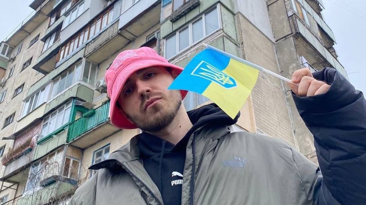 Після всіх скандалів: Kalush привітав з Днем єднання і передав флешмоб Alina Pash та Wellboy - Новини шоу-бізнесу - Showbiz Після всіх скандалів: Kalush привітав з Днем єднання і передав флешмоб Alina Pash та Wellboy - Новини шоу-бізнесу - Showbiz