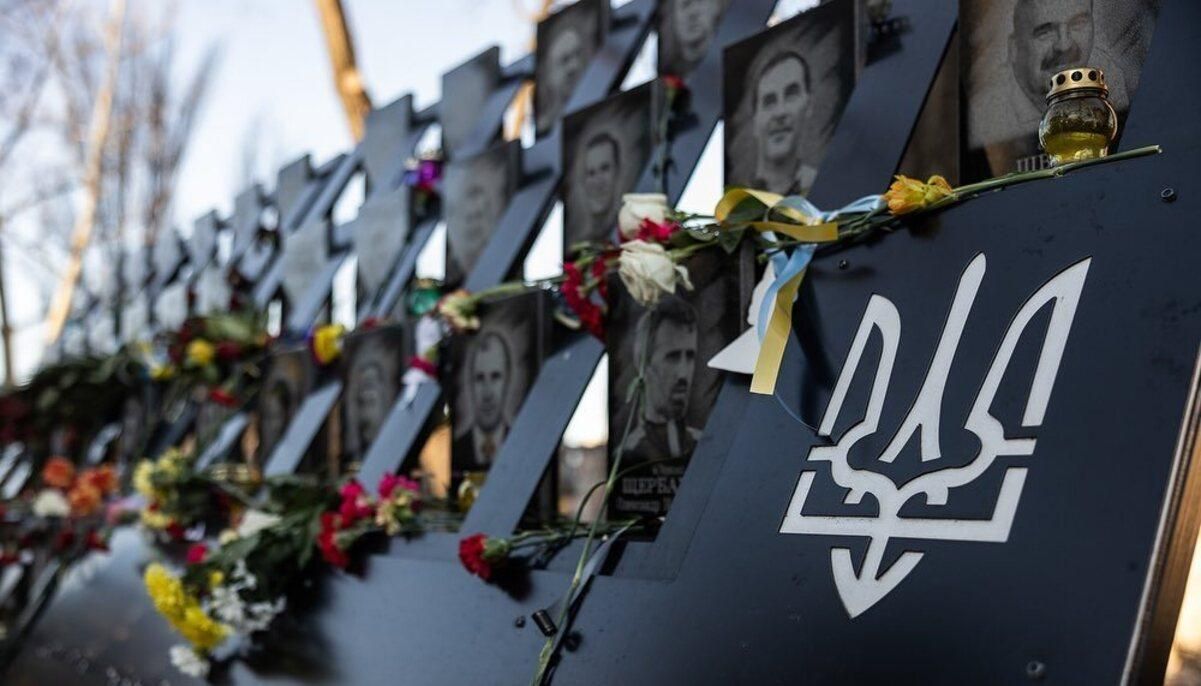 "Герои не умирают, но как же их не хватает живым": как звезды вспоминают Небесную Сотню "Герои не умирают, но как же их не хватает живым": как звезды вспоминают Небесную Сотню