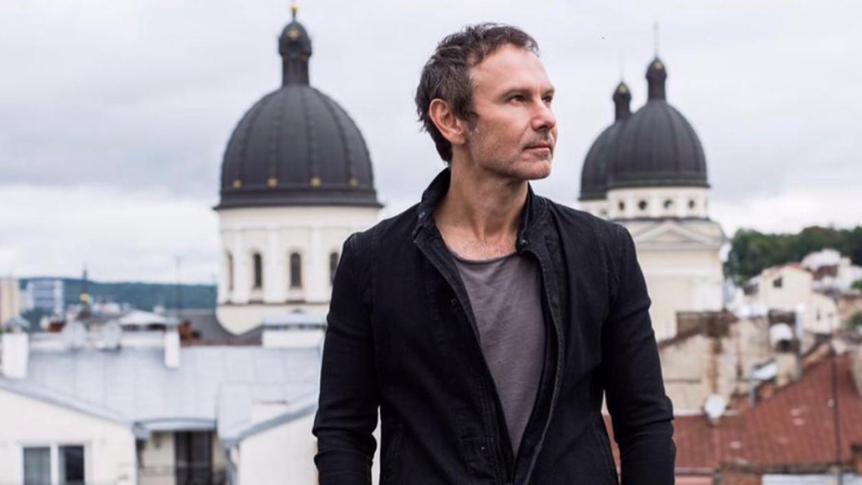 Вакарчук почтил память Дзюбы и пообещал ему сделать Украину "сильным европейским государством"