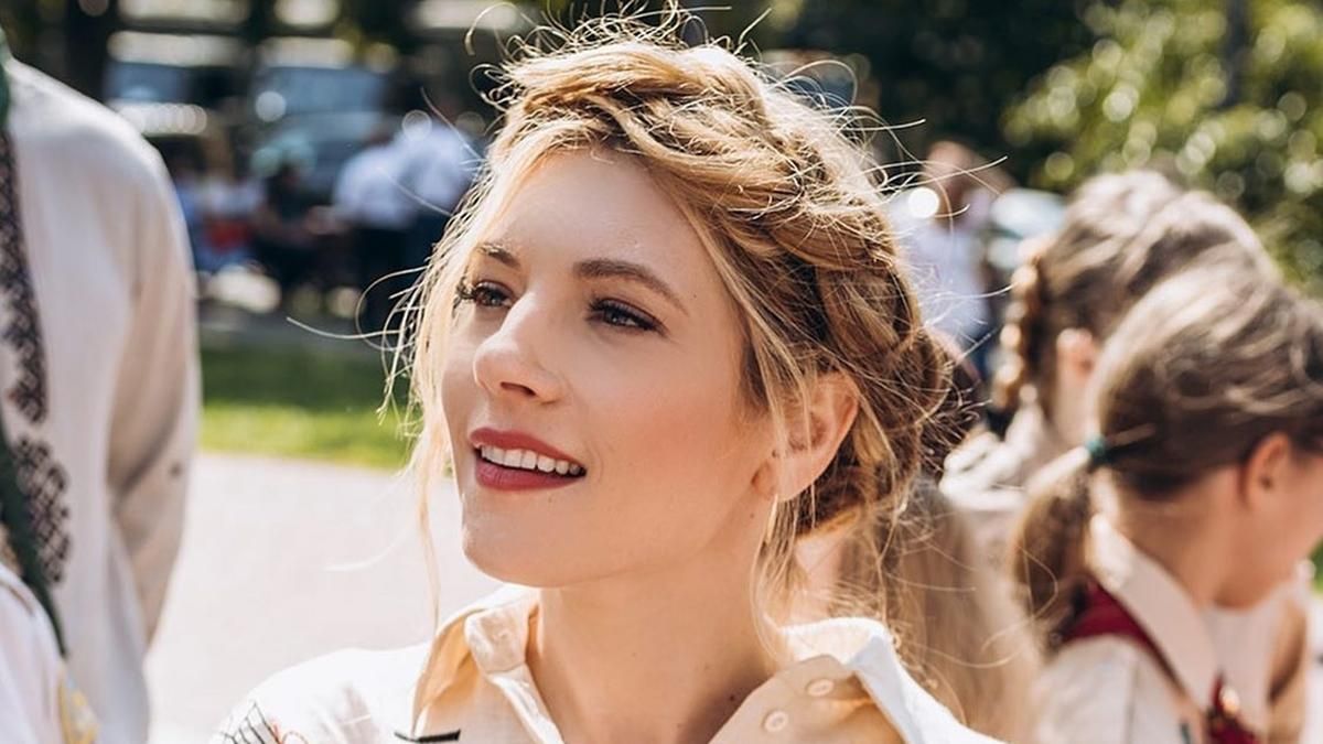 Підтримує Україну: Кетрін Винник з Голлівуду запостила відео з жовто-блакитним прапором і гімном - Showbiz Підтримує Україну: Кетрін Винник з Голлівуду запостила відео з жовто-блакитним прапором і гімном - Showbiz