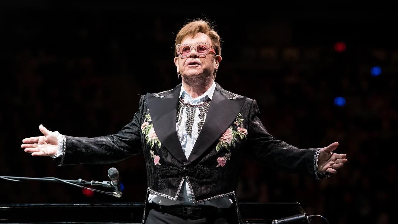 Елтон Джон ледь не розбився у приватному літаку: "Був приголомшений" - Showbiz Елтон Джон ледь не розбився у приватному літаку: "Був приголомшений" - Showbiz