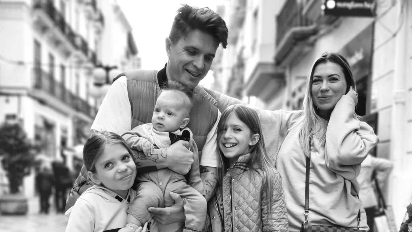 Я не пробачу цього "русскому миру", – Анатолій Анатоліч показав, як ховався з дітьми у підвалі - Showbiz Я не пробачу цього "русскому миру", – Анатолій Анатоліч показав, як ховався з дітьми у підвалі - Showbiz