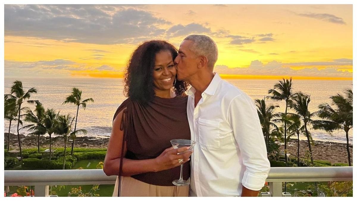 "Мы будем молиться за мужественный народ Украины", – Барак и Мишель Обама поддержали Украину "Мы будем молиться за мужественный народ Украины", – Барак и Мишель Обама поддержали Украину