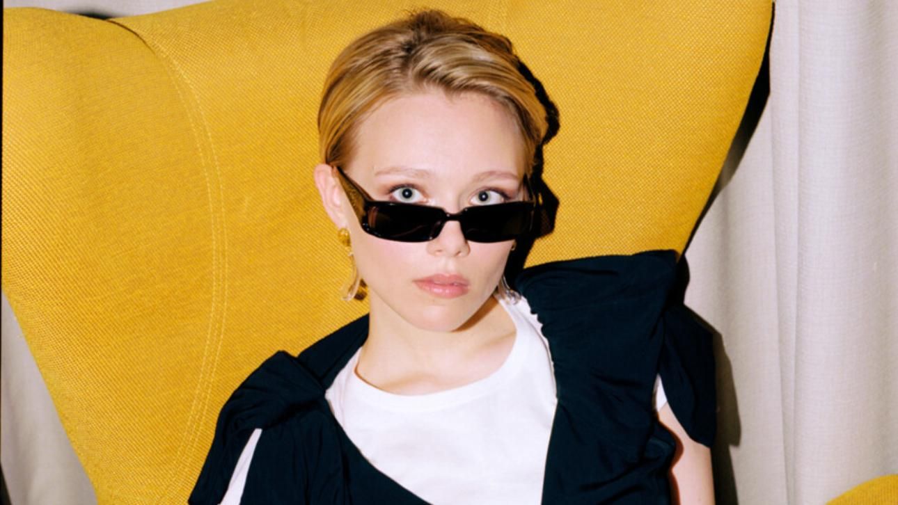 Голлівудська зірка з України Іванка Сахно вийшла на протести в Нью-Йорку: "Україну бомблять" - Showbiz Голлівудська зірка з України Іванка Сахно вийшла на протести в Нью-Йорку: "Україну бомблять" - Showbiz