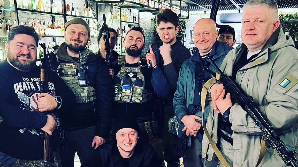 Музиканти гурту "Бумбокс" вступили до лав територіальної оборони - Showbiz Музиканти гурту "Бумбокс" вступили до лав територіальної оборони - Showbiz