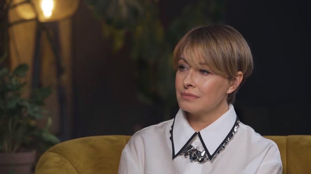 Заплаканная Елена Кравец попросила Урганта и ведущих России сказать правду о войне в Украине Заплаканная Елена Кравец попросила Урганта и ведущих России сказать правду о войне в Украине