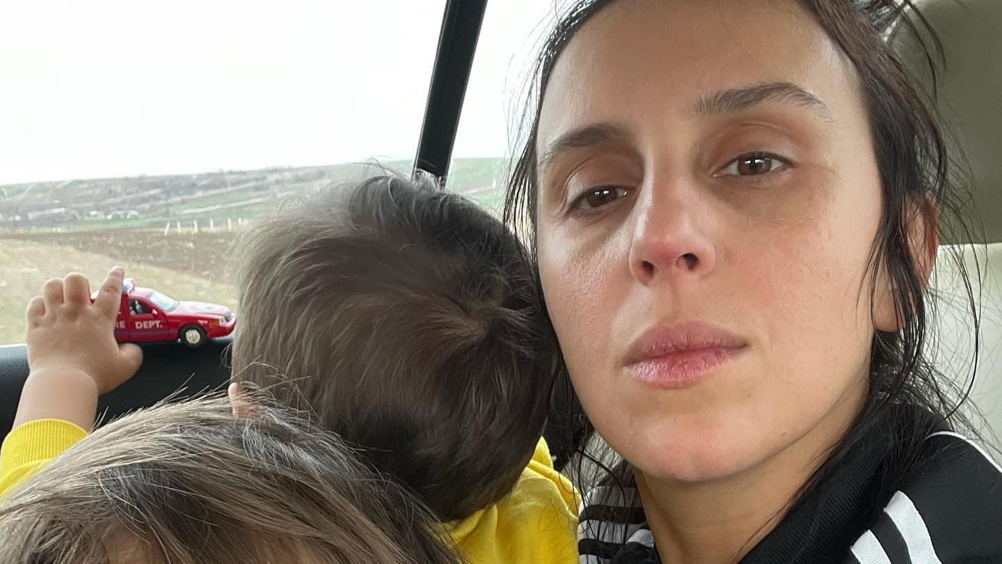 Джамала з двома дітьми покинула України: вона 4 доби добиралась до кордону - Showbiz