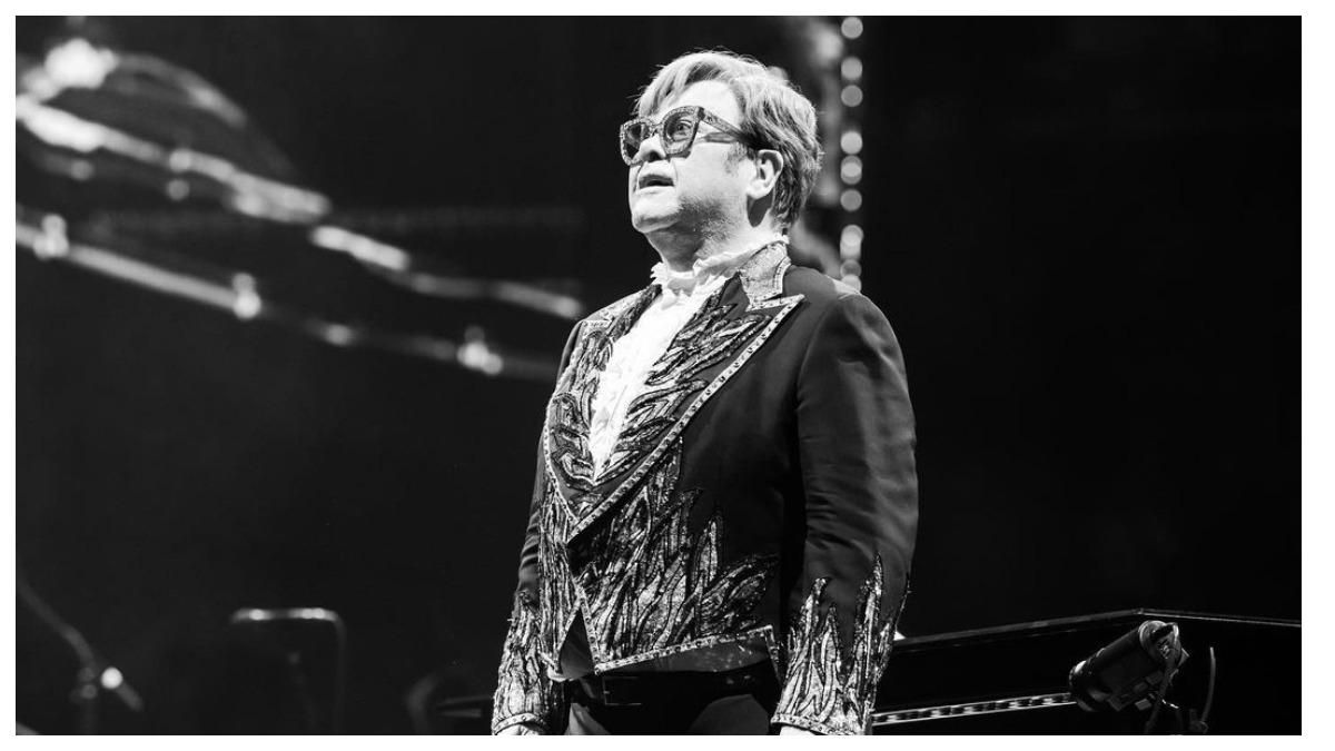 Елтон Джон закликав зупинити війну в Україні, аби хворі на СНІД вчасно одержали допомогу - Showbiz Елтон Джон закликав зупинити війну в Україні, аби хворі на СНІД вчасно одержали допомогу - Showbiz