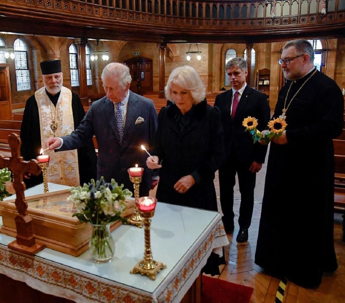 Мы молимся за вас, – принц Чарльз с супругой посетили Украинский католический собор в Лондоне
