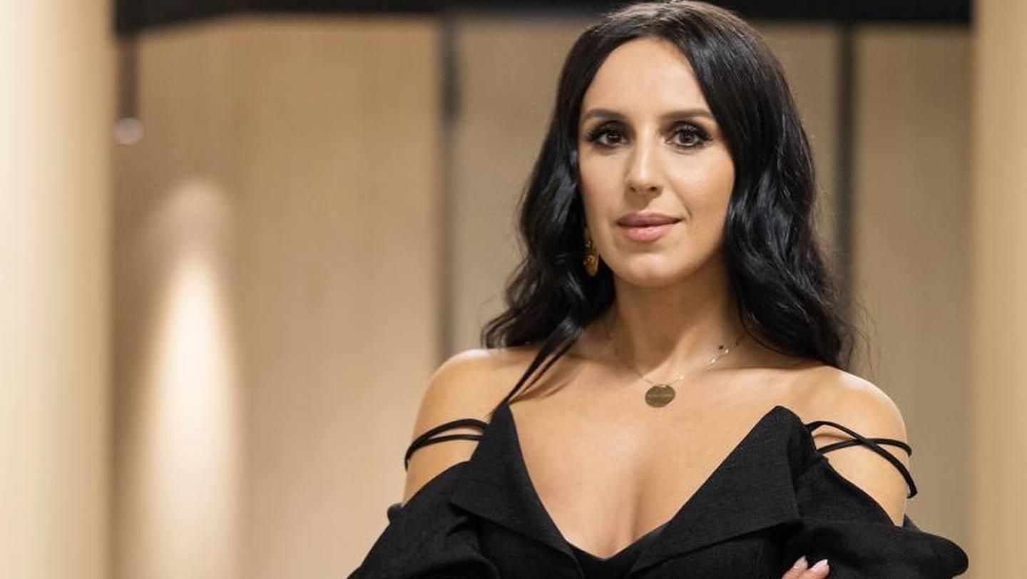 "Должна быть максимально полезной": почему Джамала уехала за границу - Showbiz "Должна быть максимально полезной": почему Джамала уехала за границу - Showbiz