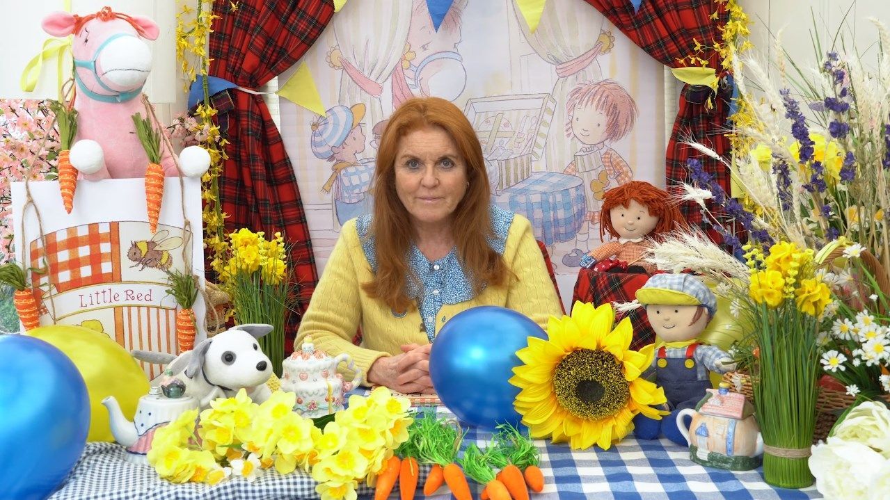 В сине-желтом наряде: мама принцессы Евгении поддержала Украину и ее детей - Showbiz