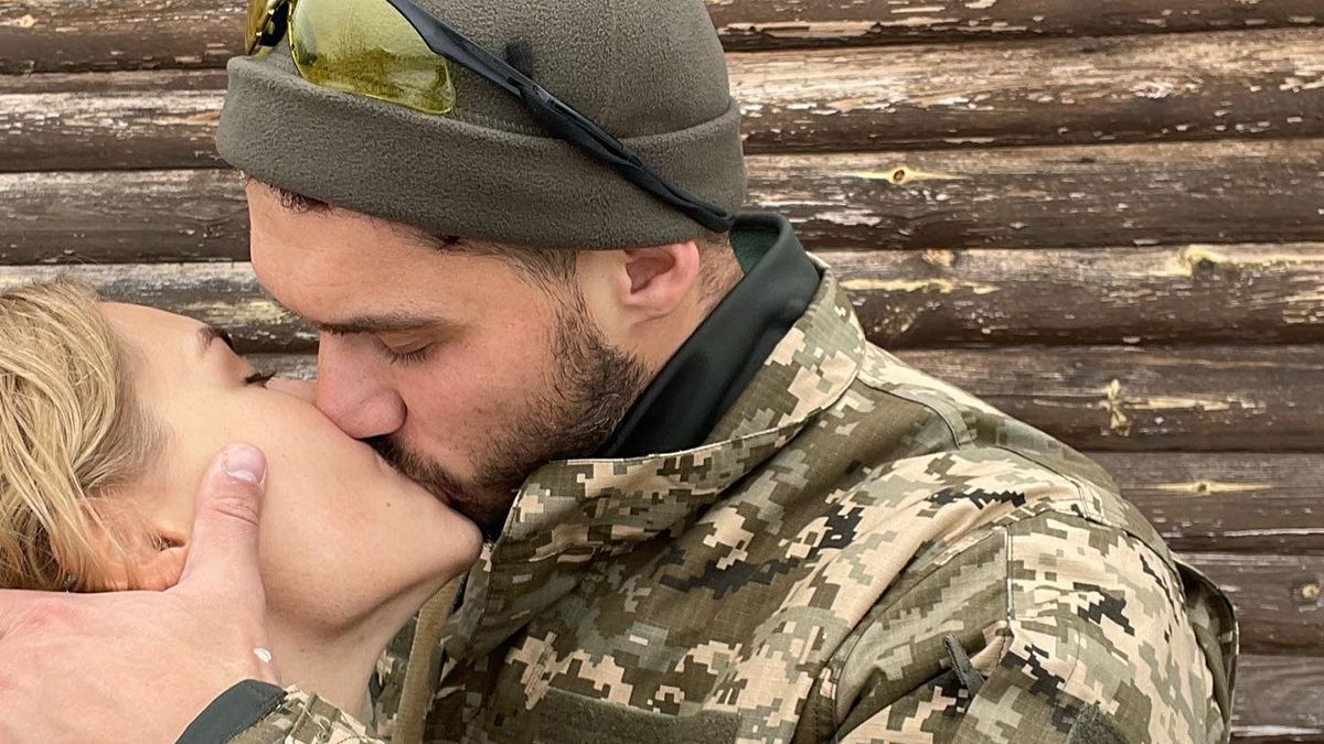 Пока Добрынин в терробороне: почему его жена Даша Квиткова не идет волонтёрить - Showbiz Пока Добрынин в терробороне: почему его жена Даша Квиткова не идет волонтёрить - Showbiz