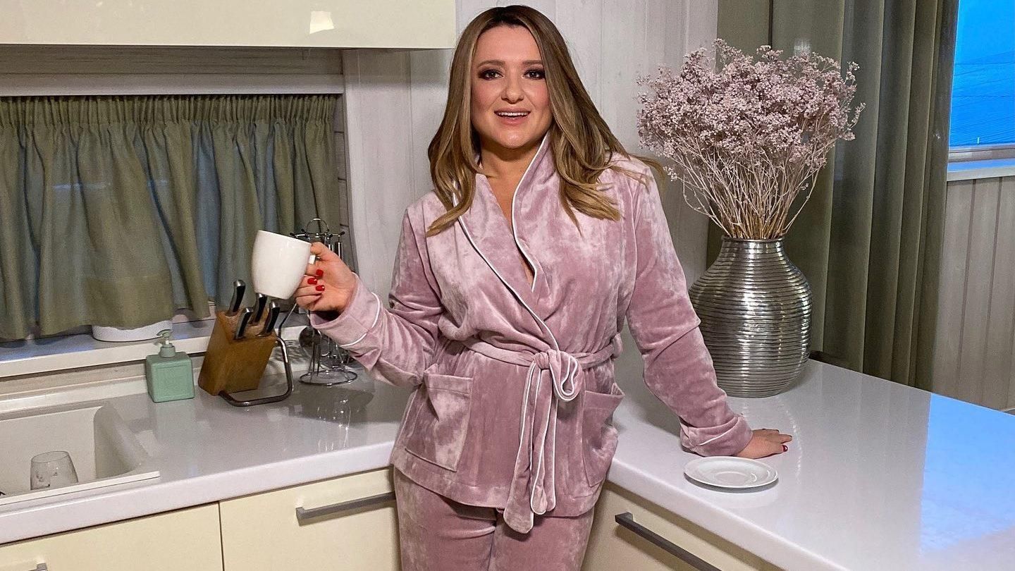 "Розплакалась від щастя": який незвичний подарунок Могилевська отримала від тероборонівців - Showbiz "Розплакалась від щастя": який незвичний подарунок Могилевська отримала від тероборонівців - Showbiz