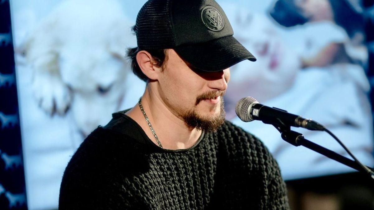 Вы можете свергнуть своего диктатора, – Тарас Цымбалюк эмоционально обратился к россиянам - Showbiz Вы можете свергнуть своего диктатора, – Тарас Цымбалюк эмоционально обратился к россиянам - Showbiz