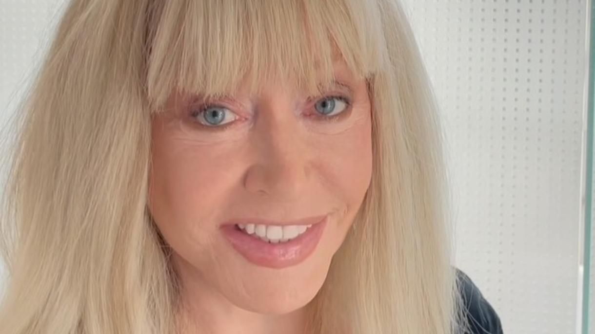 Алла Пугачова вперше після від'їзду з Росії вийшла на зв'язок і потролила російського попа - Showbiz Алла Пугачова вперше після від'їзду з Росії вийшла на зв'язок і потролила російського попа - Showbiz