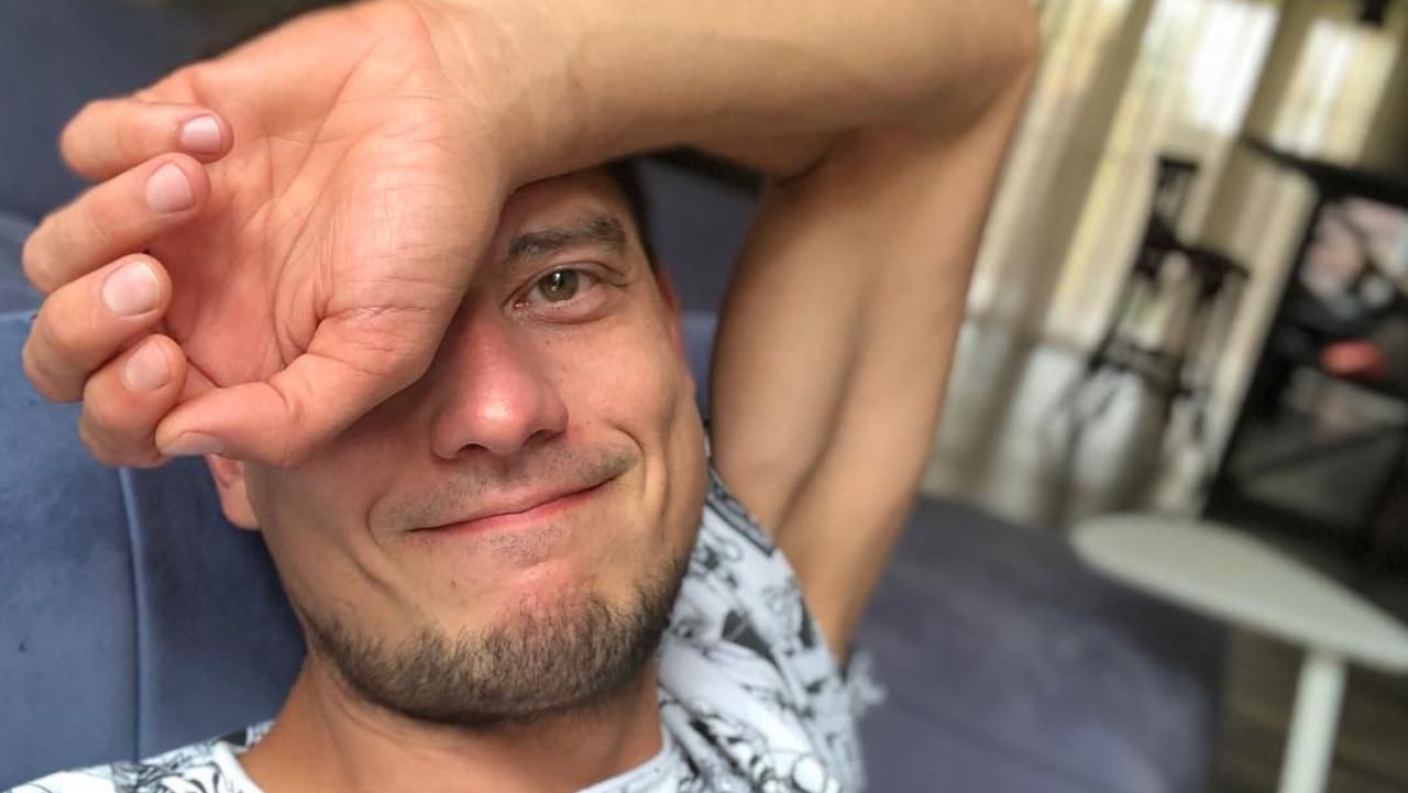 Со слезами на глазах: режиссер "Орла и решки" впервые появился в сети после обстрелов под Киевом - Showbiz Со слезами на глазах: режиссер "Орла и решки" впервые появился в сети после обстрелов под Киевом - Showbiz