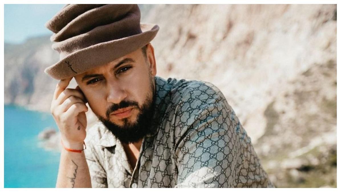 "Слова и мысли имеют силу": Монатик написал щемящее стихотворение и посвятил его миру в Украине - Showbiz "Слова и мысли имеют силу": Монатик написал щемящее стихотворение и посвятил его миру в Украине - Showbiz