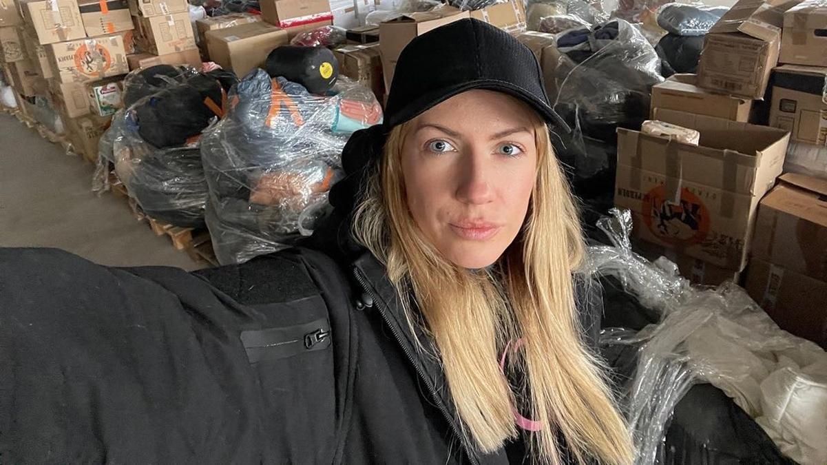 Леся Никитюк принимает переселенцев в Хмельницком: чем кормит и где кладет спать телезвезда - Showbiz Леся Никитюк принимает переселенцев в Хмельницком: чем кормит и где кладет спать телезвезда - Showbiz