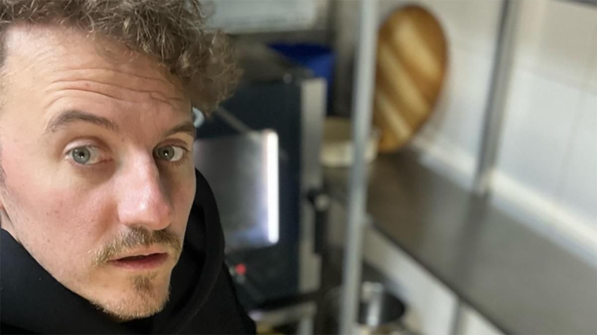 Евгений Клопотенко готовит для терробороны в своем ресторане: чем угощает именитый шеф-повар - Showbiz Евгений Клопотенко готовит для терробороны в своем ресторане: чем угощает именитый шеф-повар - Showbiz