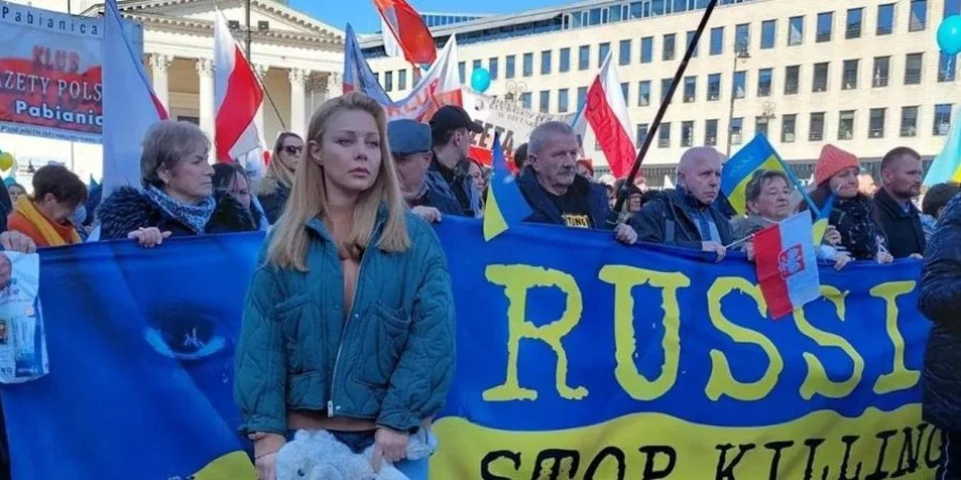 "Вбиваючи дітей – вбивають націю": Тіна Кароль вийшла на мітинг проти війни у Варшаві - Showbiz