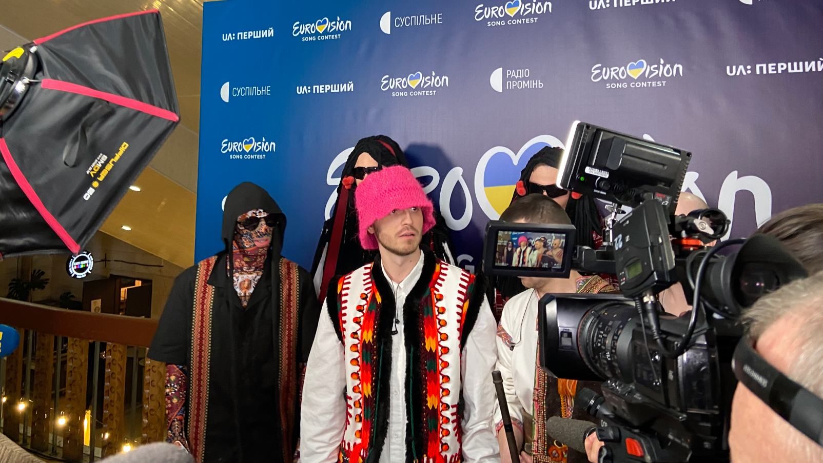 Лидер Kalush Orchestra признался, чем занимается коллектив перед Евровидением-2022 - Showbiz Лидер Kalush Orchestra признался, чем занимается коллектив перед Евровидением-2022 - Showbiz