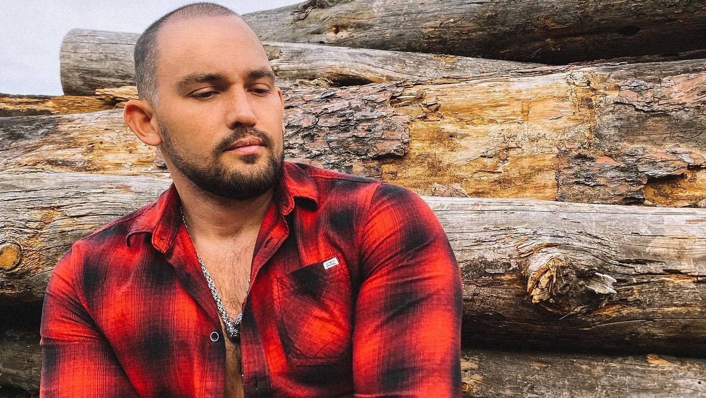 У мене не влучили, – Ілля з "Холостячки" потрапив під обстріли на 2 день служби в ТрО - 14 марта 2022 - Showbiz У мене не влучили, – Ілля з "Холостячки" потрапив під обстріли на 2 день служби в ТрО - 14 марта 2022 - Showbiz