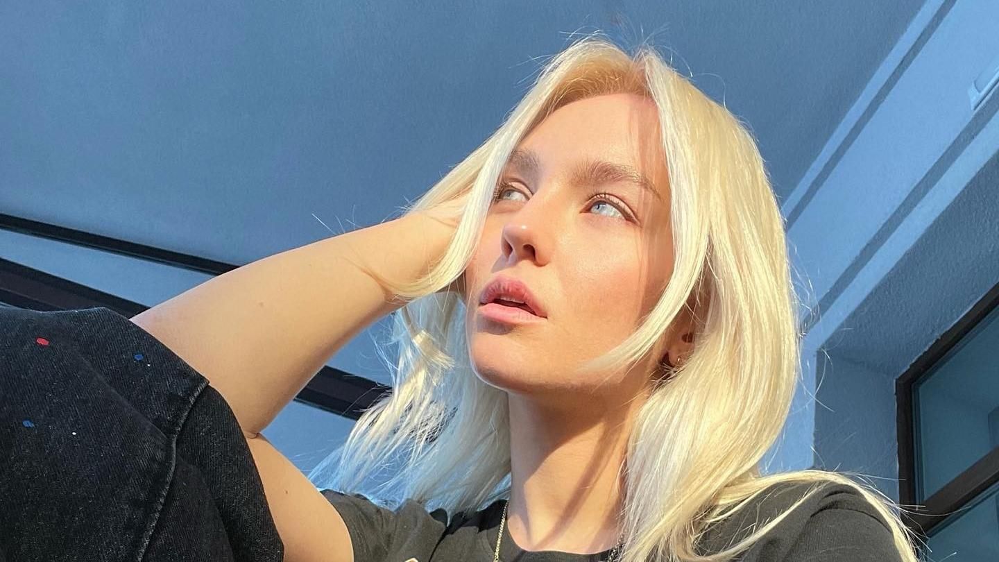 Трек, який потрібен був всім: ROXOLANA влучно заспівала НАТО, дируни та соняшники - Showbiz Трек, який потрібен був всім: ROXOLANA влучно заспівала НАТО, дируни та соняшники - Showbiz