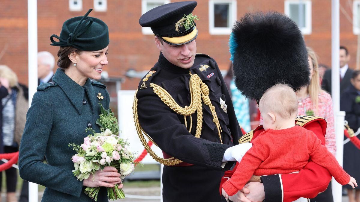 У смарагдовому пальті: новий вихід Кейт Міддлтон на параді до Дня Святого Патрика - Showbiz У смарагдовому пальті: новий вихід Кейт Міддлтон на параді до Дня Святого Патрика - Showbiz