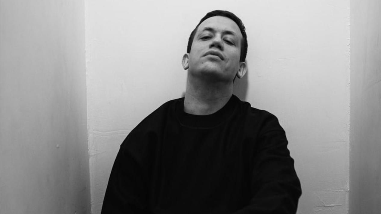 Уроженец Мариуполя Дурнев сказал, почему город беспощадно уничтожают и кто из родных там остался - Showbiz Уроженец Мариуполя Дурнев сказал, почему город беспощадно уничтожают и кто из родных там остался - Showbiz