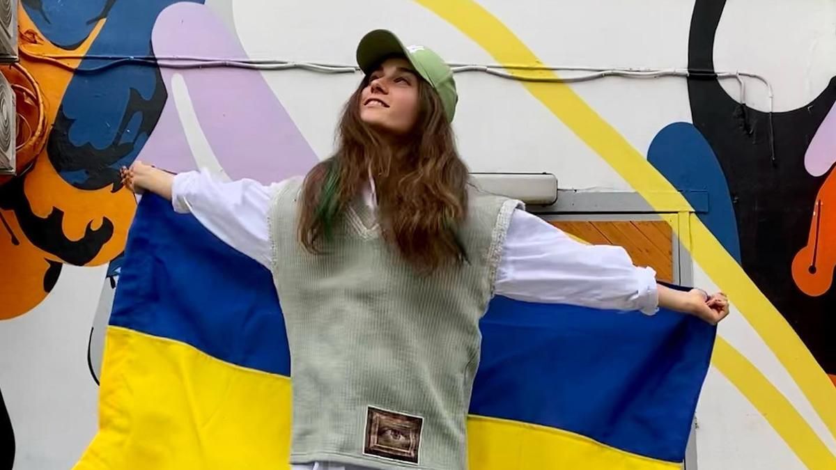 Мы будем класть кирпичи, – Jerry Heil обещает отстроить родной Васильков после войны - Showbiz Мы будем класть кирпичи, – Jerry Heil обещает отстроить родной Васильков после войны - Showbiz