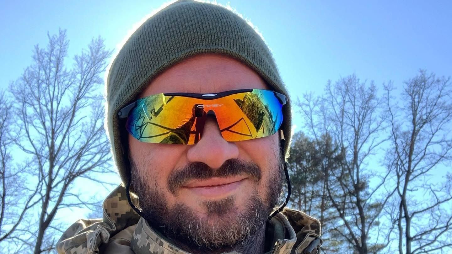 Дмитро Дікусар вийшов на зв'язок та показався фанам у формі: "Багато справ" - Showbiz Дмитро Дікусар вийшов на зв'язок та показався фанам у формі: "Багато справ" - Showbiz