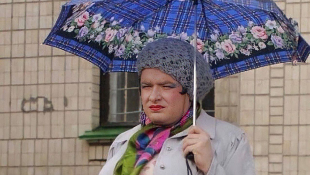 "У шмотках з ринку": Вєрка Сердючка заявила, що готова до рейкової війни й потролила Арестовича - Showbiz "У шмотках з ринку": Вєрка Сердючка заявила, що готова до рейкової війни й потролила Арестовича - Showbiz