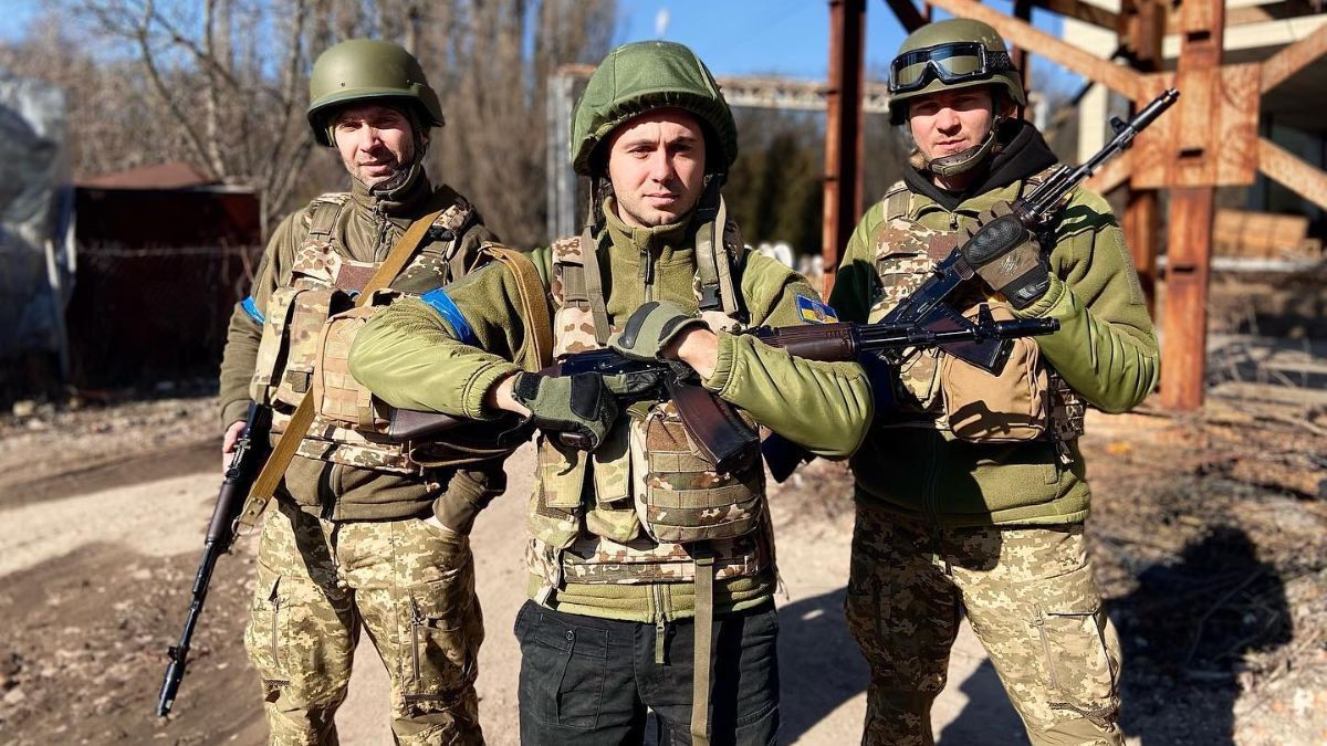 Месяц мы единые и несгибаемые, – группа "Антитела" показала новое фото с терробороны - Showbiz Месяц мы единые и несгибаемые, – группа "Антитела" показала новое фото с терробороны - Showbiz