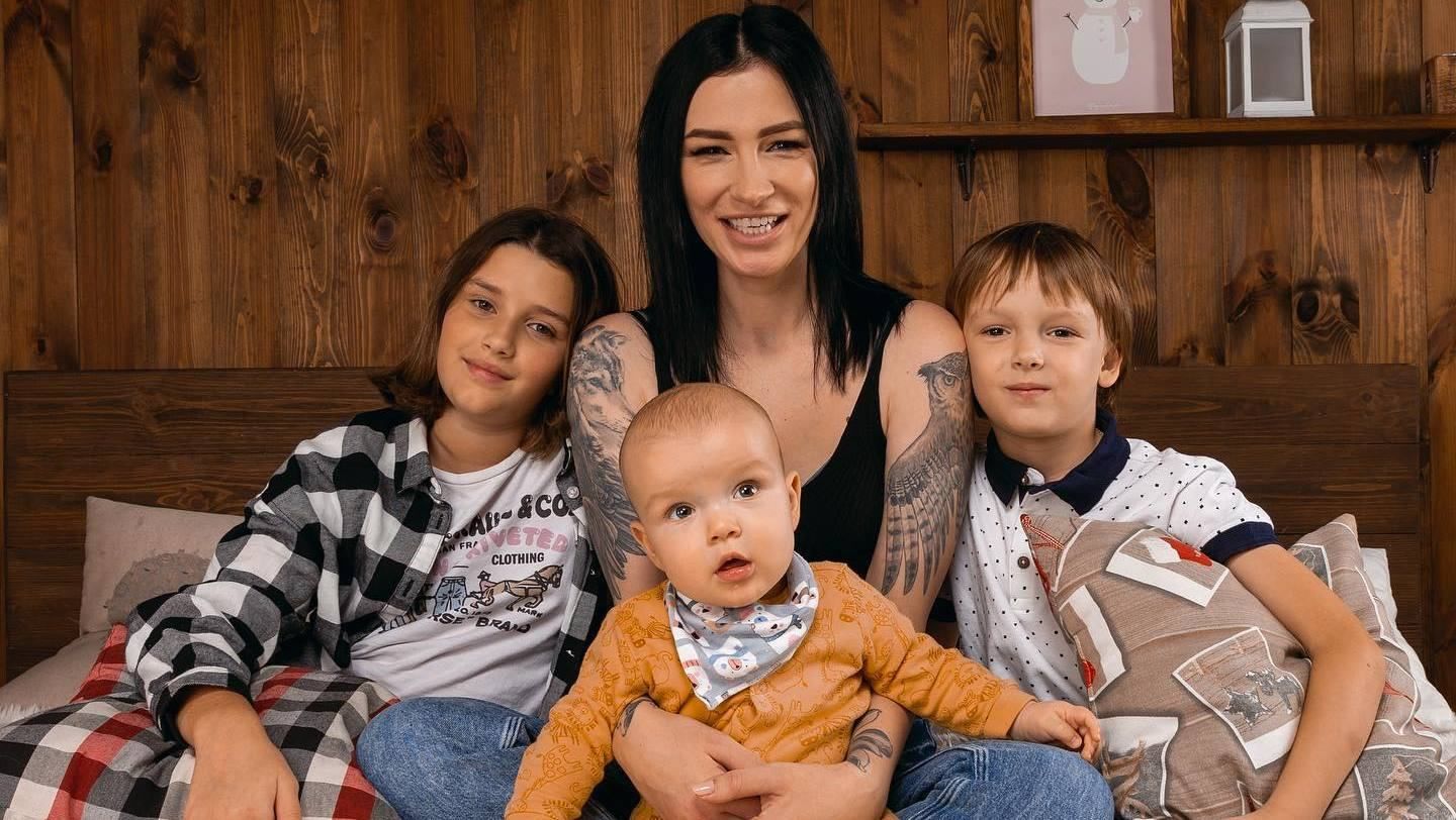 Є така можливість, – Анастасія Приходько пояснила, чому не виїжджає за кордон з трьома дітьми - Showbiz Є така можливість, – Анастасія Приходько пояснила, чому не виїжджає за кордон з трьома дітьми - Showbiz