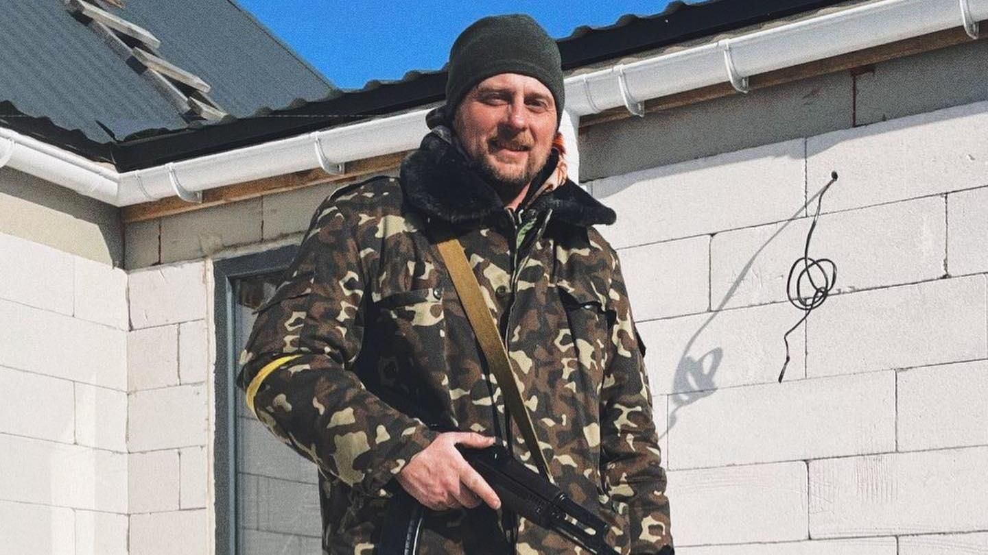 Учасник гурту Our Atlantic з Нацвідбору вступив у лави ТрО: де перебуває чоловік - Showbiz Учасник гурту Our Atlantic з Нацвідбору вступив у лави ТрО: де перебуває чоловік - Showbiz