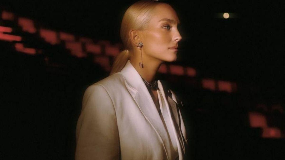 Від імені загиблих українських дітей: ROXOLANA з Нацвідбору розчулила піснею про війну - Showbiz Від імені загиблих українських дітей: ROXOLANA з Нацвідбору розчулила піснею про війну - Showbiz